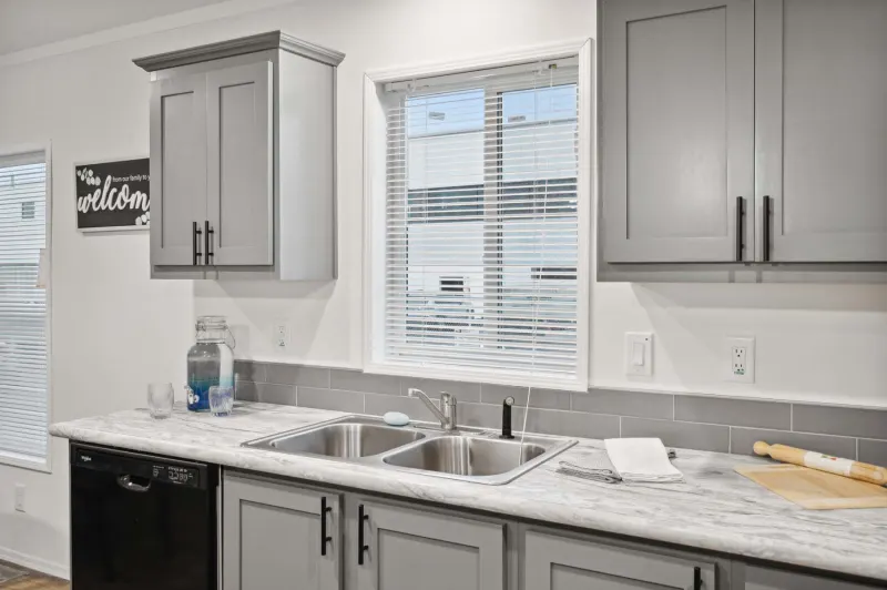 Millcreek 4400 kitchen home features