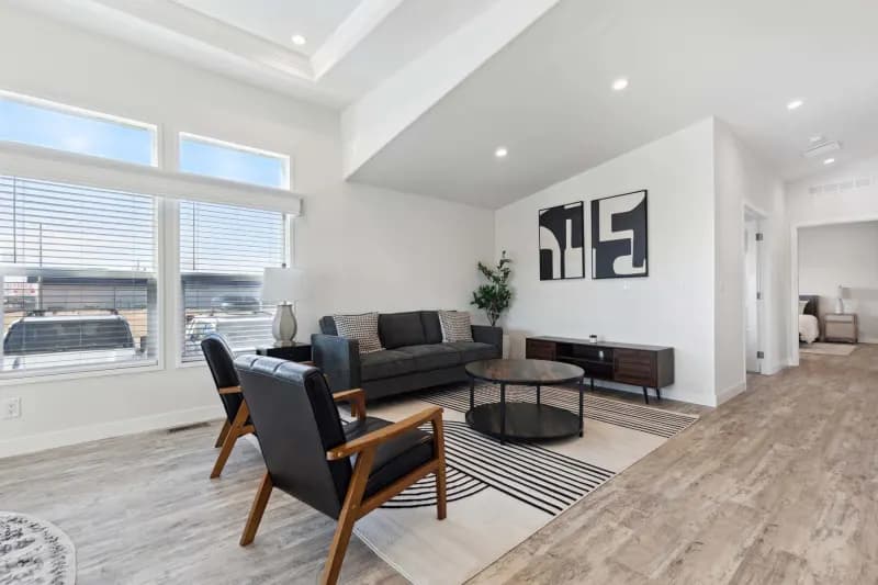 Hillcrest g818 interior home features