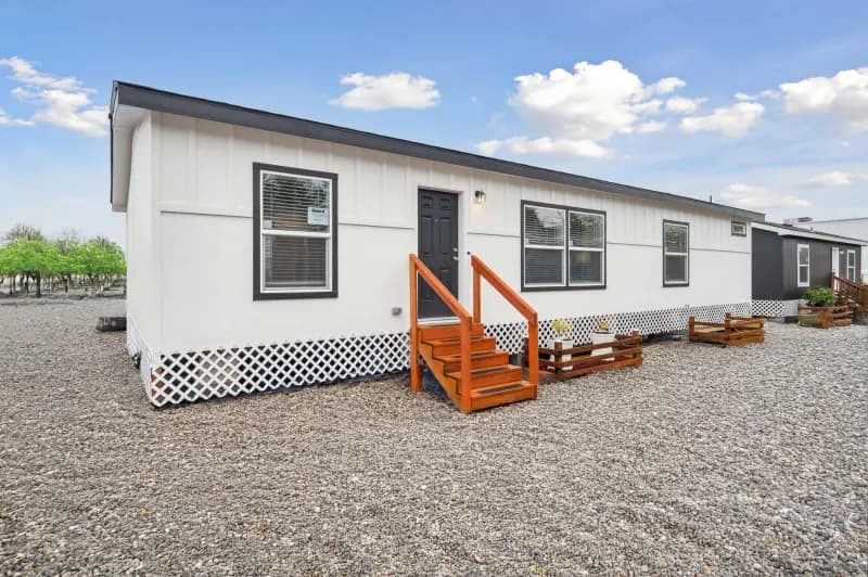 Ridgewood j935c hero, elevation, and exterior home features