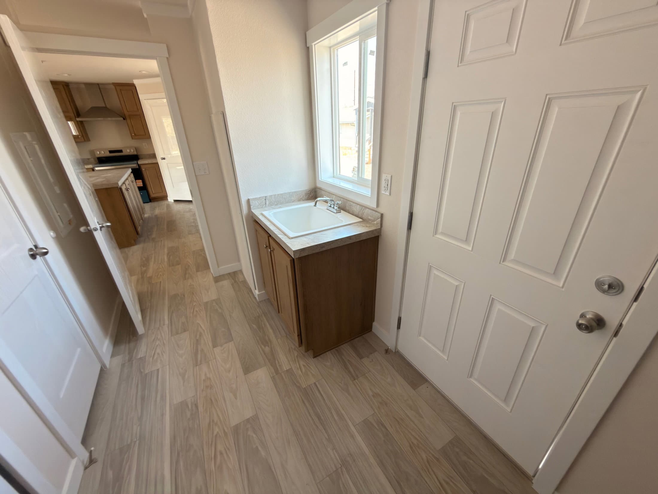 Rhythm series 28664r interior home features