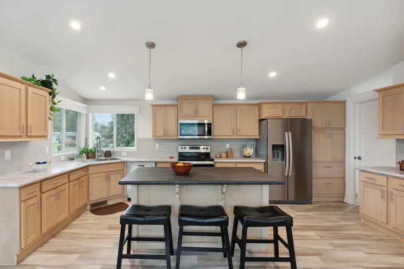 Hillcrest g818 kitchen home features