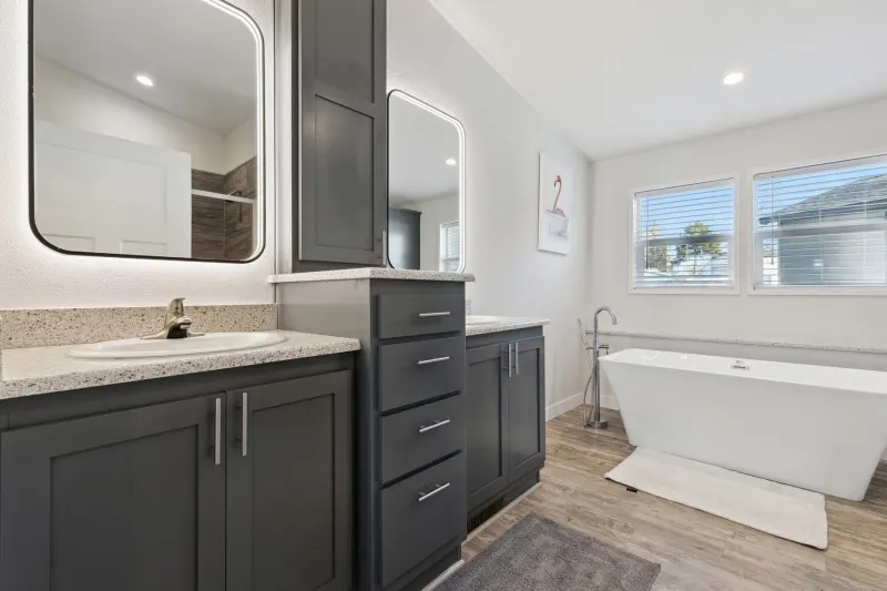 Hillcrest g818 bathroom home features