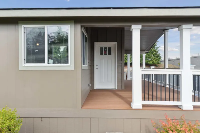 Hillcrest g818 exterior home features