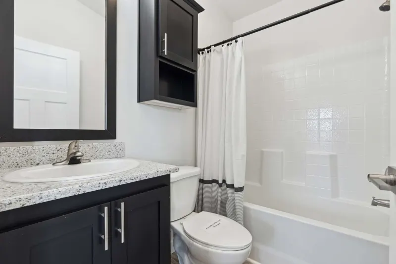 Hillcrest g818 bathroom home features