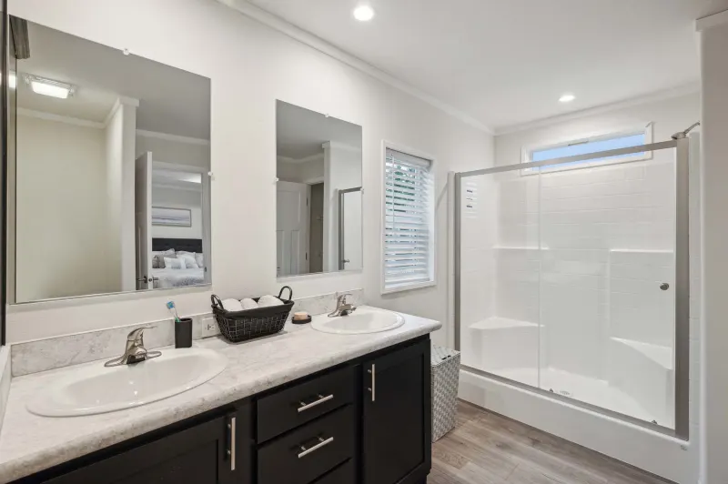 Ridgewood j935c bathroom home features
