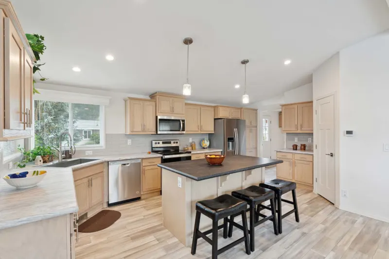 Hillcrest g818 kitchen home features