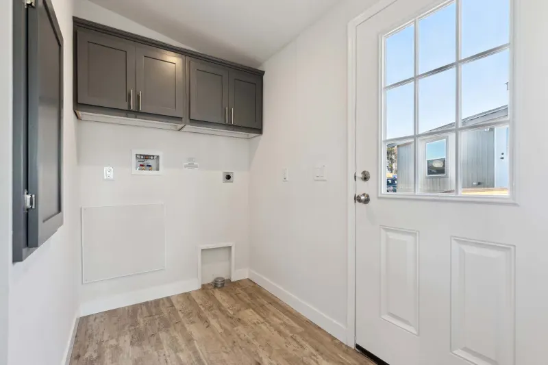Hillcrest g818 interior home features