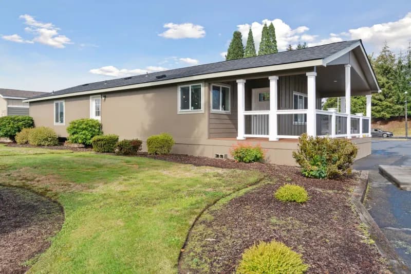 Hillcrest g818 exterior home features
