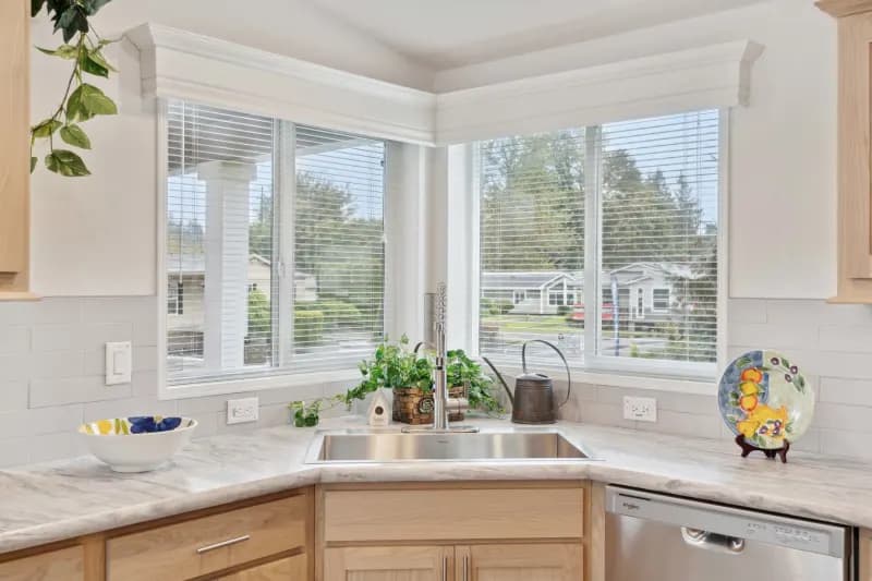 Hillcrest g818 kitchen home features