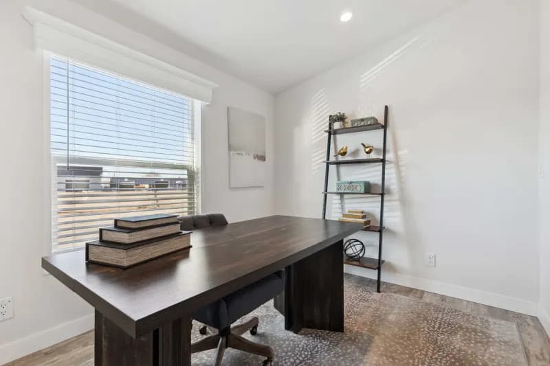 Hillcrest g818 interior home features