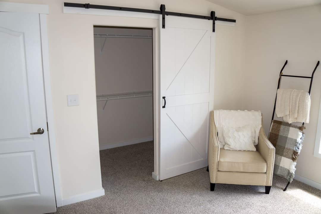 The stanley (28764n) interior and bedroom home features