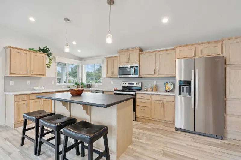 Hillcrest g818 kitchen home features