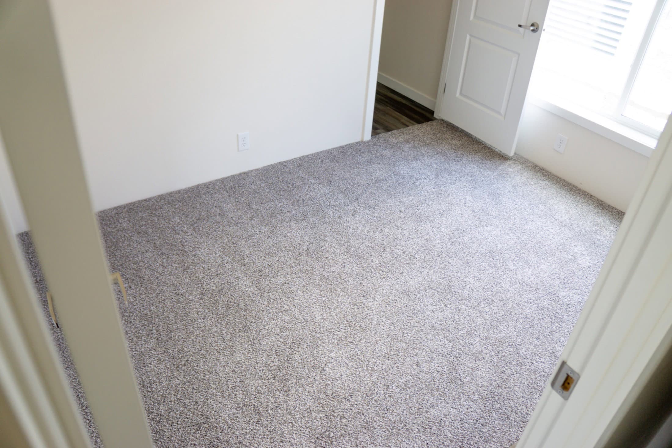 The stratus (24362d) interior and bedroom home features