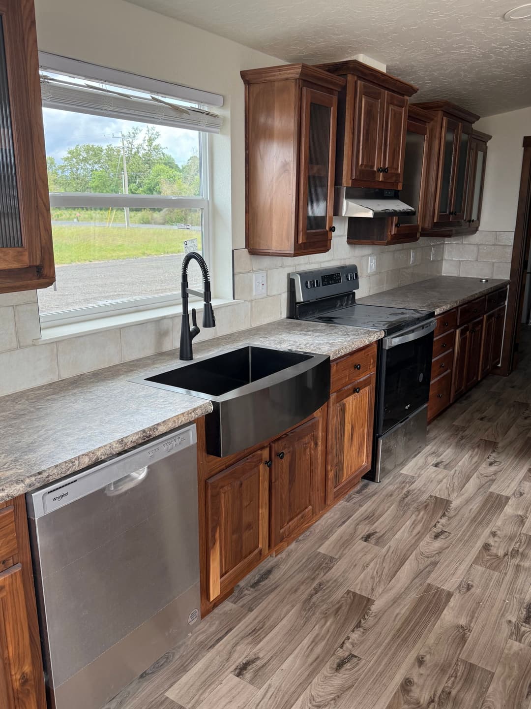 Pinehurst 2514 interior and kitchen home features