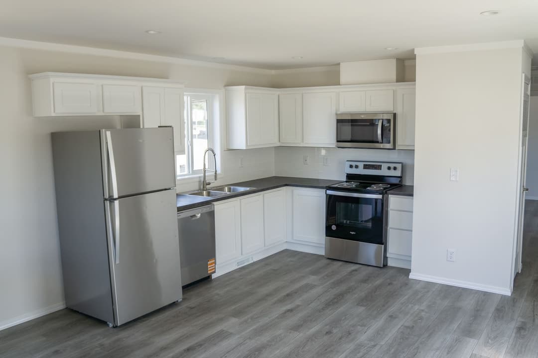 Ridgewood j423 interior and kitchen home features