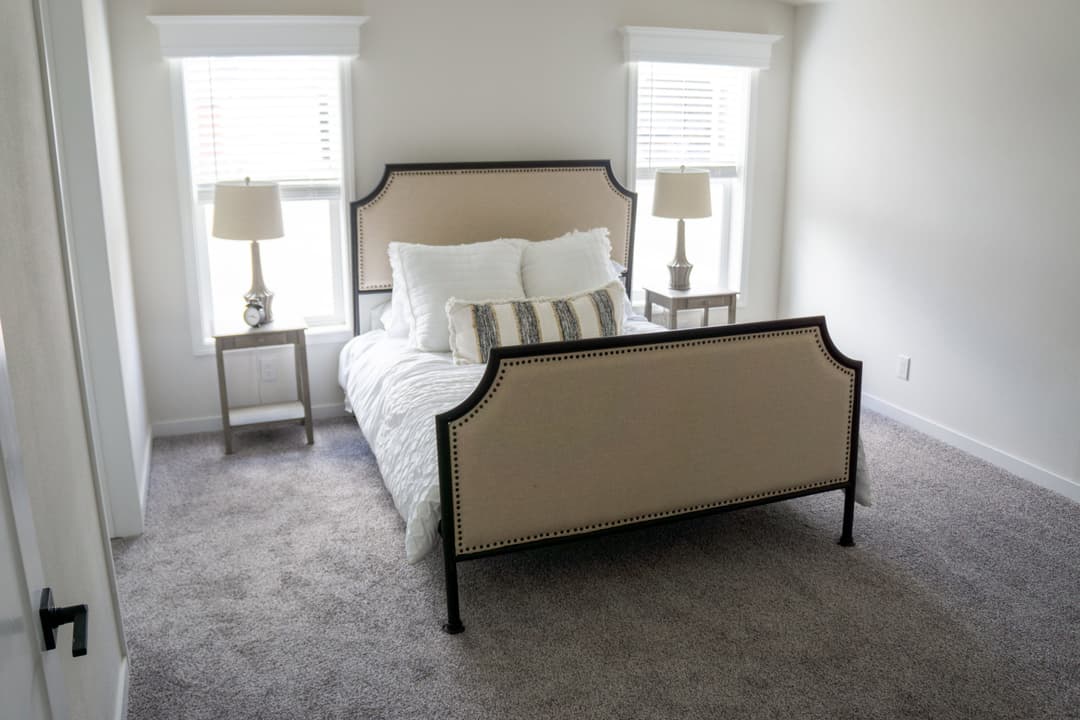Hillcrest g865 interior and bedroom home features