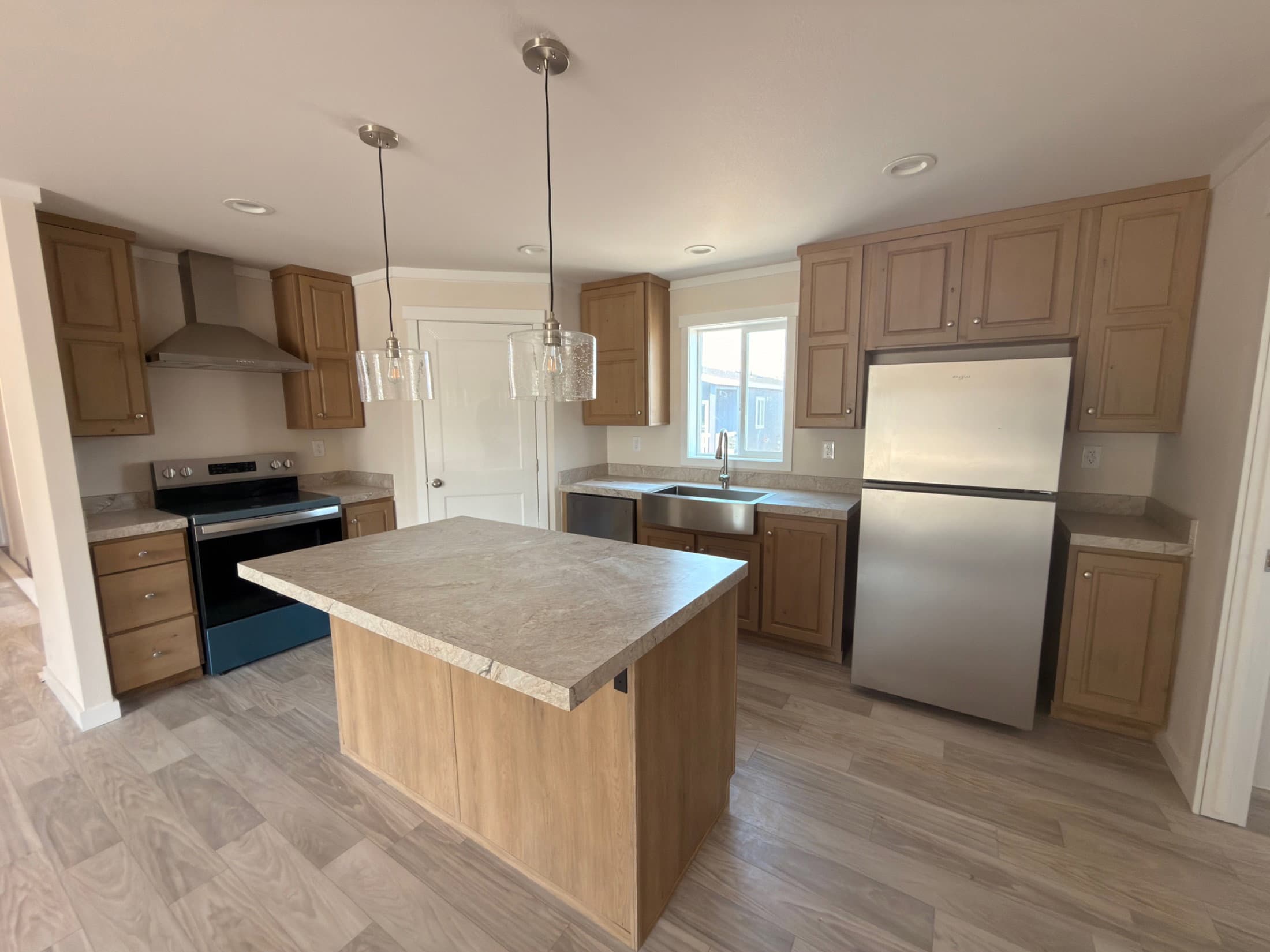 Rhythm series 28664r interior and kitchen home features