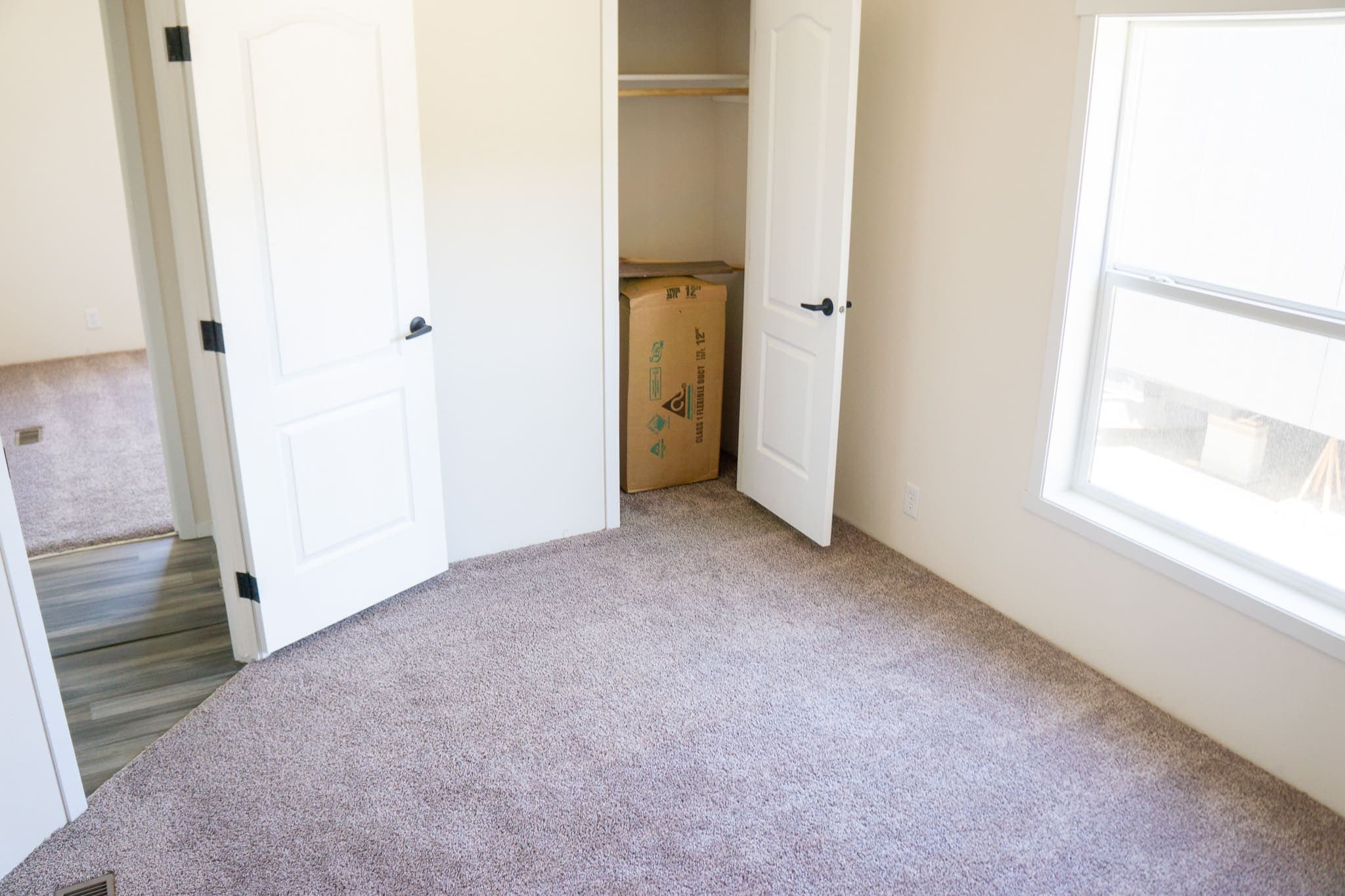The opal (28483f) interior and bedroom home features